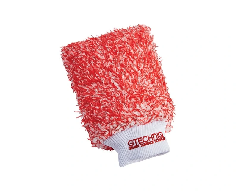 Manufacturer product photograph: Gtechniq microfibre wash mitt; packaging size may differ from the linked product
