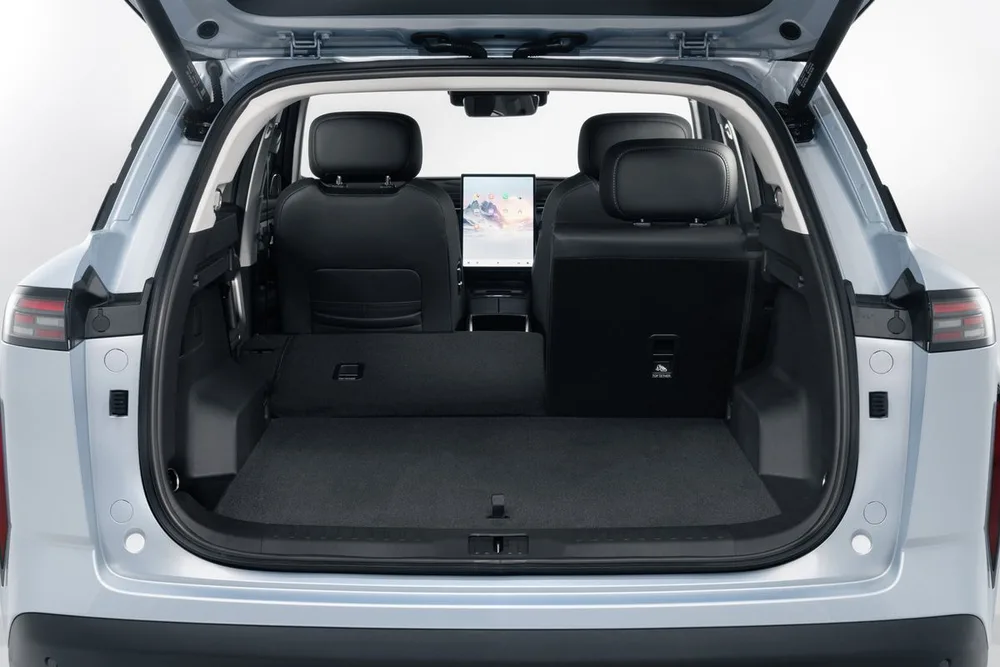 JAECOO 7 open boot with 500 litres of space