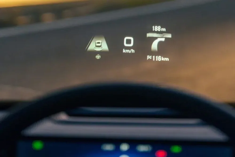 JAECOO 8 head-up display on the windscreen